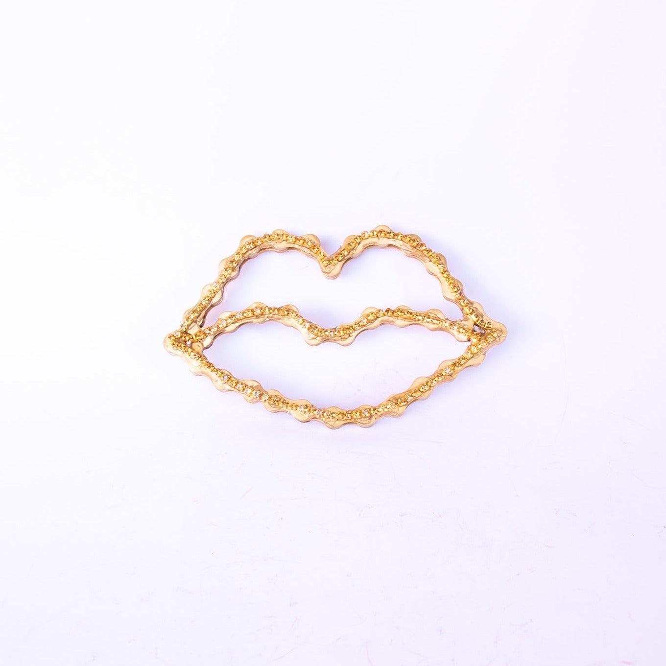 Lips Sculpture | UNCHAINED by NIRIT LEVAV PACKER